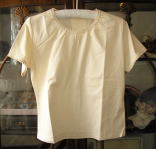 バドローズ　マーリア　水野　陽子　 ２００９年　夏コレクション ＞ 半袖カットソー ＞ 襟ぐりと袖口に刺繍とレース飾り。シンプルで可愛いカットソーです。