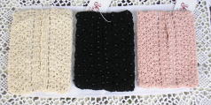 バドローズ　マーリア　水野　陽子　 ２００９年　春コレクション＞カギ針編みテッシュケース（生成、黒、ピンク）＞お花のカギ針にパールビーズをあしらった素敵なテッシュケースです。