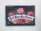 マグネット<God Bless　Our　Family　バラ柄>  冷蔵庫やホワイトボードなどにメモを留めたりするためのマグネットです。＜薔薇の雑貨＞